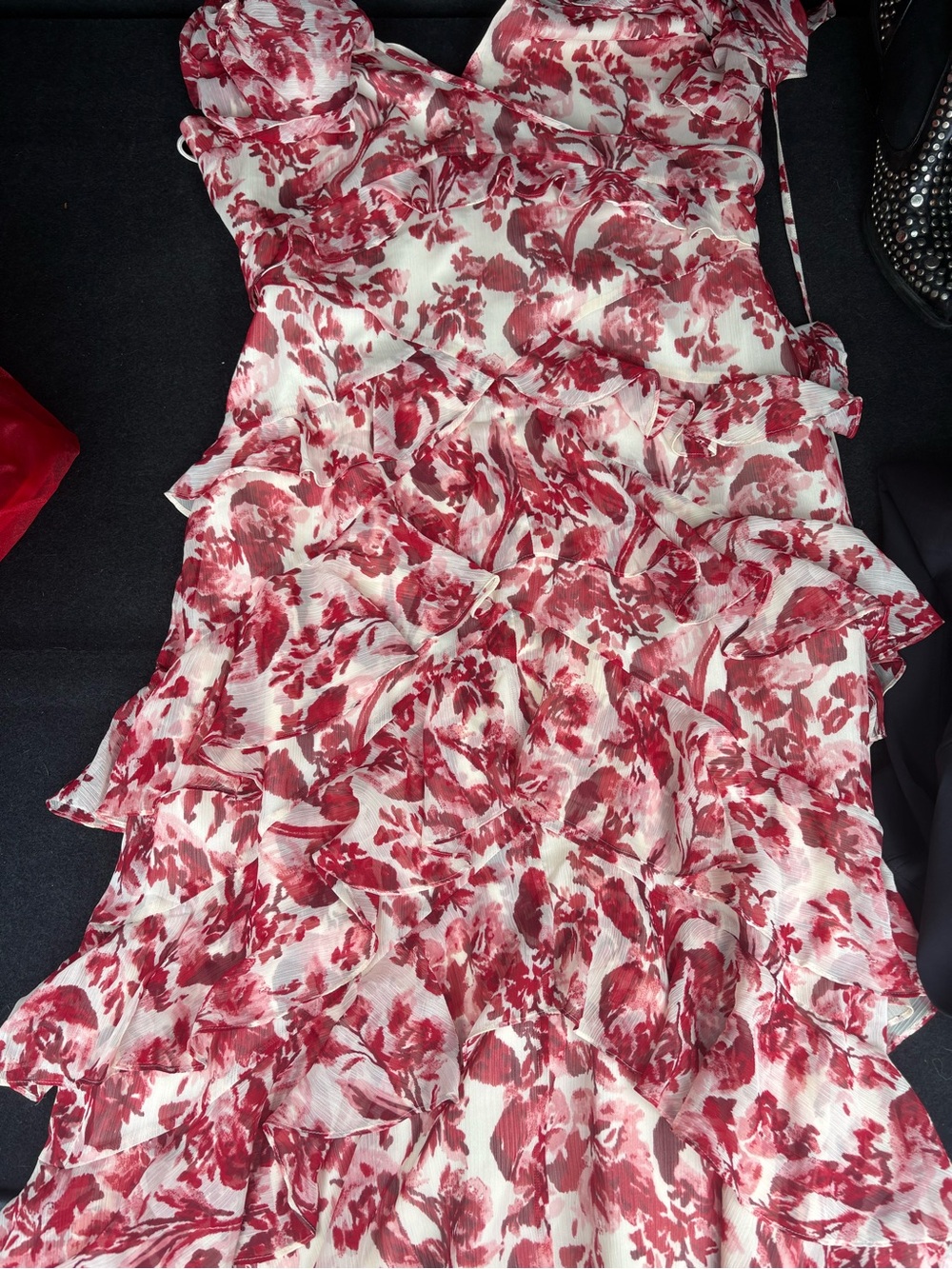 cinq a sept White Blush-Red Floral Ruffle V-Neck Top - Picture 3 of 4